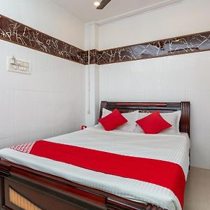 Oyo 19396 Cristal Residency